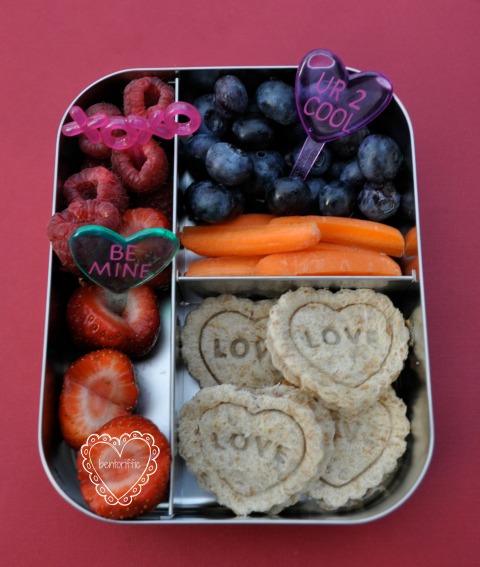 Bentoriffic- Hearts with love bento in LunchBots